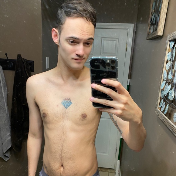 Meet your Posher, Dakota - Picture 2 of 2